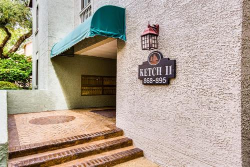 Ketch Court 824 - image 2