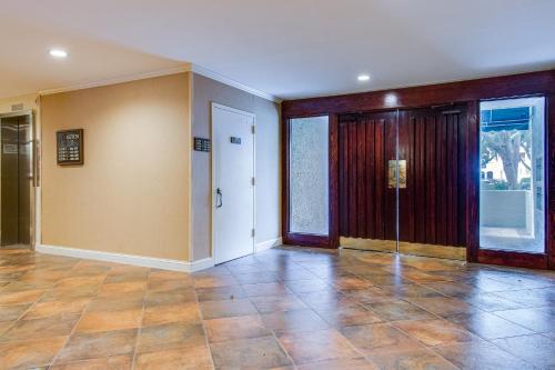 Ketch Court 824 - image 6