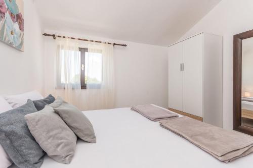 Apartment Quartz - image 13