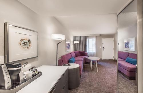 Crowne Plaza Arlington an IHG Hotel - image 4