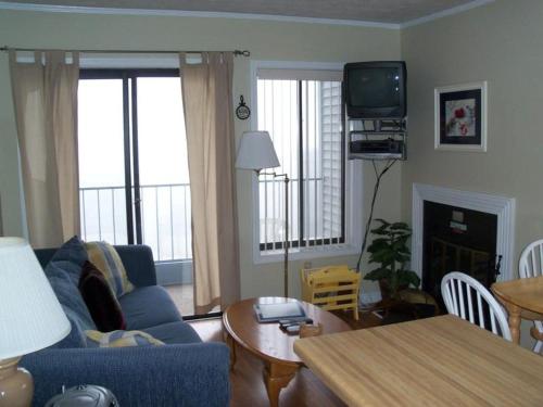 Sugar Ski & Country Club Unit 115 - image 3