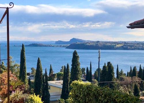  Appartamento Bouganville, Pension in Gardone Riviera