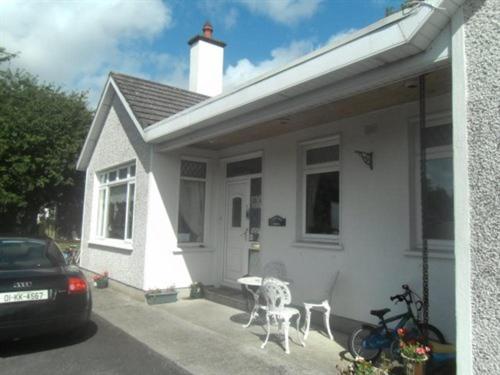 Launard House - image 2