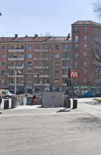 Metro Station MiniMini VAN house