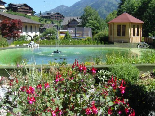 Vista Resort Hostel - Accommodation - Zweisimmen