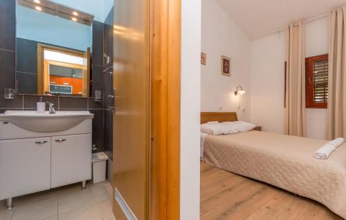 House Gaia - image 5