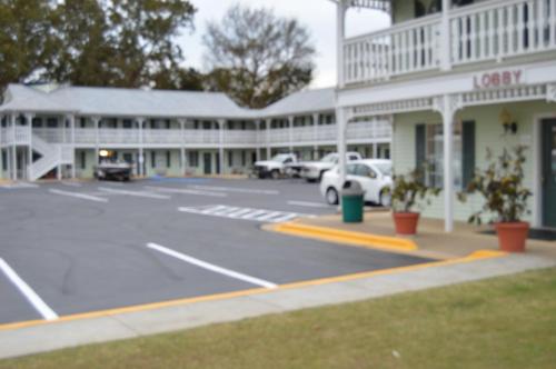 Key West Inn - Tuscumbia - image 2