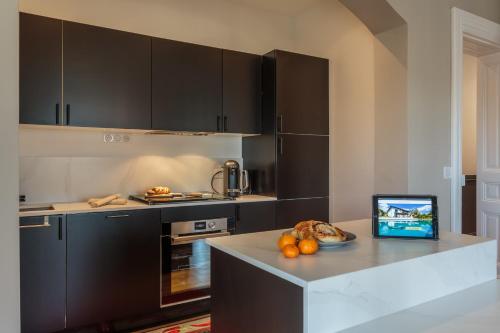IMPERIAL Apartment in the center of Biarritz close to the beach - image 3