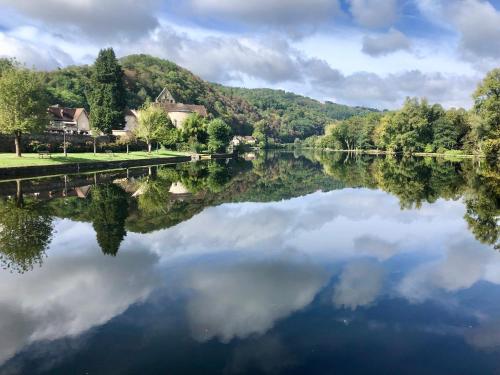 Gites La Chabanaise in โบลิเยอ-ซูร์-ดอร์ดอญ