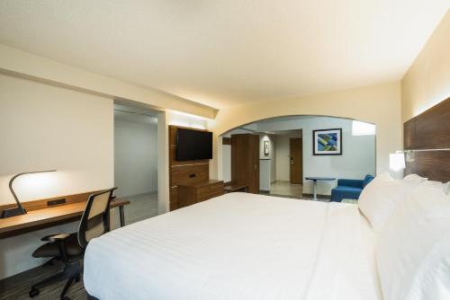 Holiday Inn Express Hotel & Suites Louisville East, an IHG Hotel