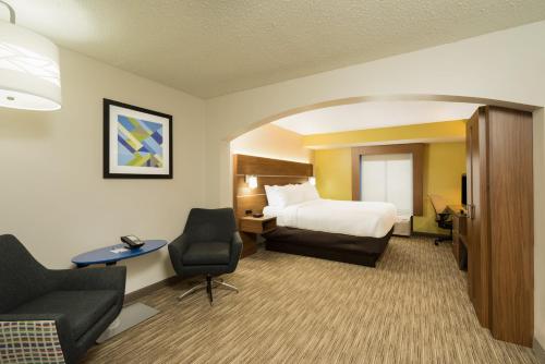 Holiday Inn Express Hotel & Suites Louisville East, an IHG Hotel