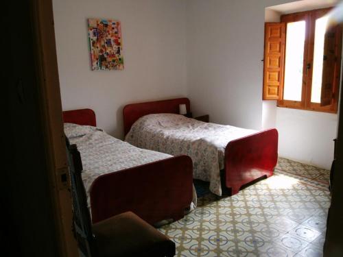 2 twin beds