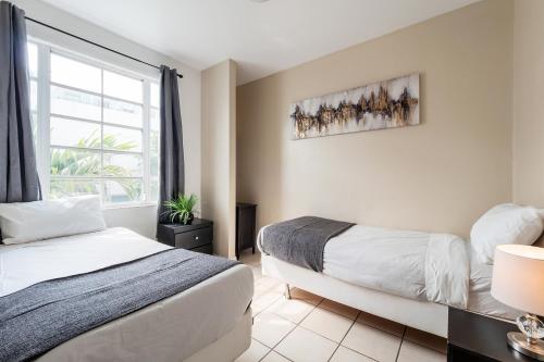 South Beach Two Bedroom Apartment - image 9