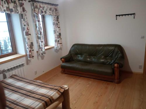 1 double bed, 2 twin beds