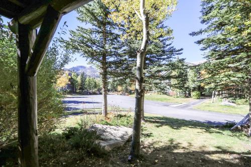 Snowcreek 887 Condo - image 3