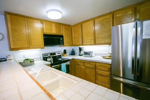Snowcreek 887 Condo - image 8