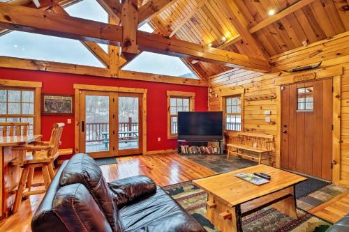 Ski Lodge Mtn Retreat with Fire Pit, Deck and Views! in Starksboro, USA