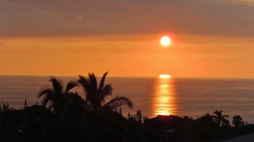 Tropical Kailua-Kona Retreat with Saltwater Pool!