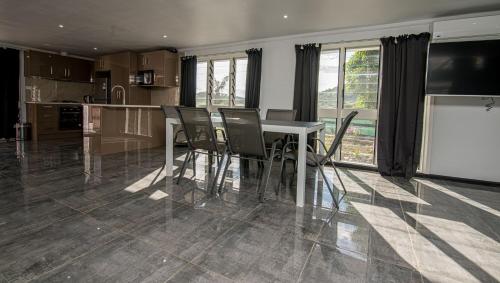 Kitchen, Dua Dua Beach Resort in Rakiraki