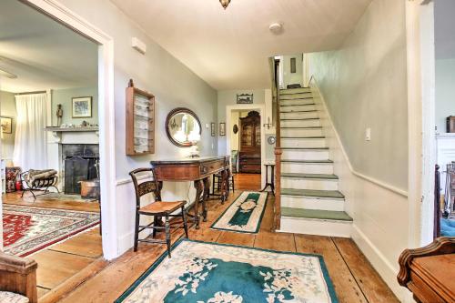 Historic Huntington Home - Walk to Westfield River in Huntington, USA