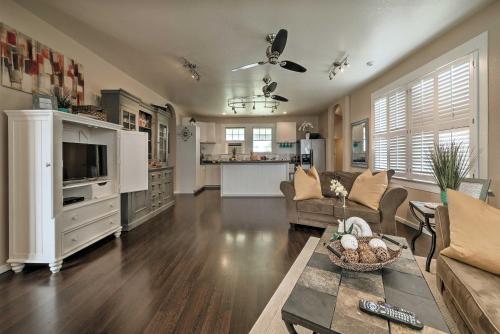 Hawaiian Hideaway with Yard Less Than 2 Miles to Hilo Bay!