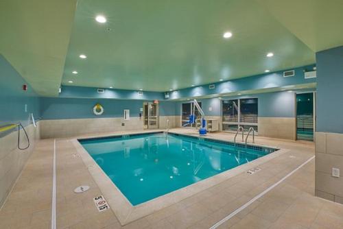 Holiday Inn Express & Suites - Mishawaka - South Bend, an IHG Hotel