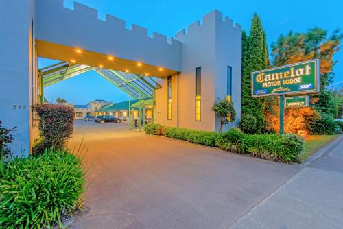 Camelot Motor Lodge and Conference Centre - Accommodation - Palmerston North