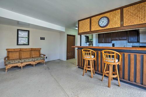 Oceanfront Condo Complex in Kailua-Kona with 2 Lanais - image 9