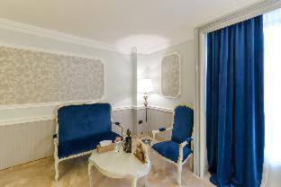 Phoenicia Grand Hotel - image 10