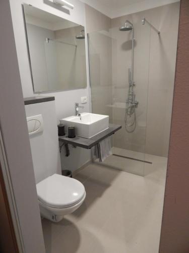 Gold Rooms and Suite 3