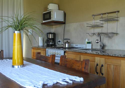Two-Bedroom Bungalow image 8