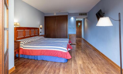 Palacio de Pujadas by MIJ - image 9