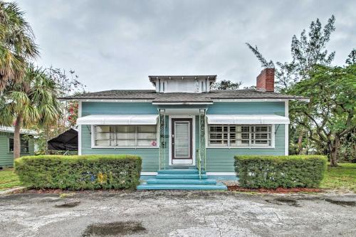 Charming Lake Worth Abode with Outdoor Oasis! in Lake Worth, USA