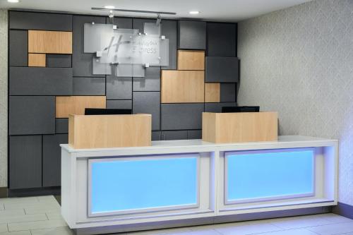 홀리데이 인 익스프레스 리치먼드 - 미드타운 바이 IHG - 숙소 외관