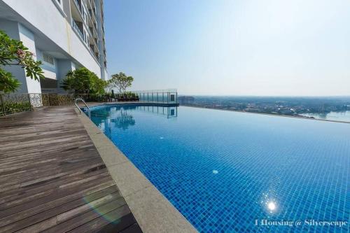 Ken Home Silverscape Block A 5pax No Wifi Ken Home Silverscape Block A 5pax No Wifi