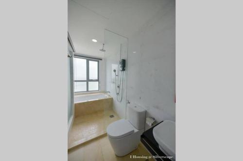 Ken Home Silverscape Block A 5pax No Wifi Ken Home Silverscape Block A 5pax No Wifi