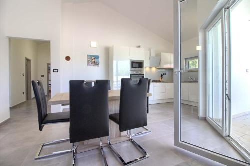 Sissano mit privatem Pool in nahe Pula in Šišan