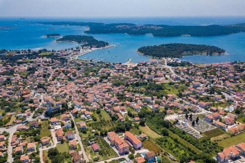 Sissano mit privatem Pool in nahe Pula in Šišan