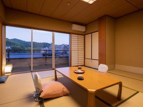 Japanese-Style Room