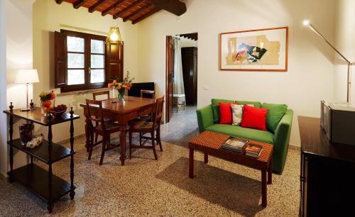 Book the One-Bedroom Apartment One-Bedroom Apartment