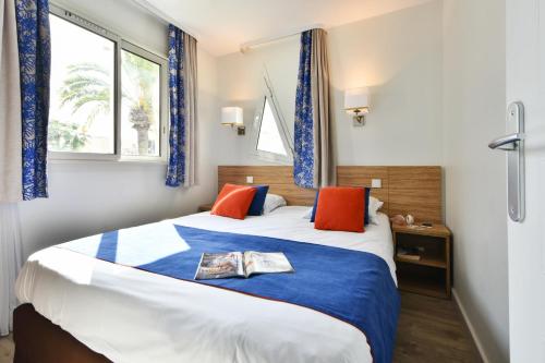 1 double bed, 1 sofa bed