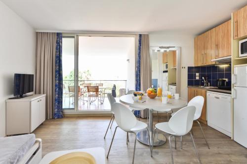 Facilities, Residence Pierre & Vacances Premium Port Prestige in Antibes City Center