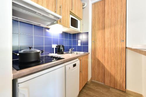 Studio with Sleeping Alcove, Air Conditioning and Large Terrace (4 People)