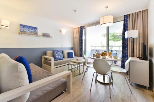 Facilities, Residence Pierre & Vacances Premium Port Prestige in Antibes City Center