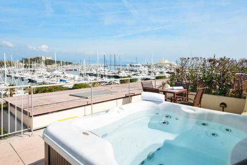 Facilities, Residence Pierre & Vacances Premium Port Prestige in Antibes City Center