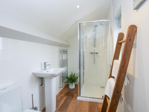 Burton Apartment - main image