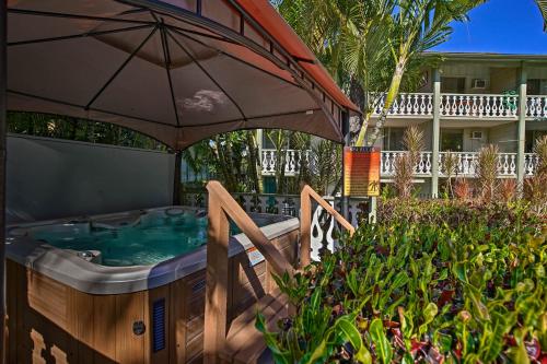 Kailua-Kona Islander Studio with Lanai and Community Pool! - image 12