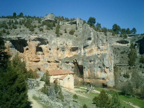 Fuente del Pino Cañón de Río Lobos