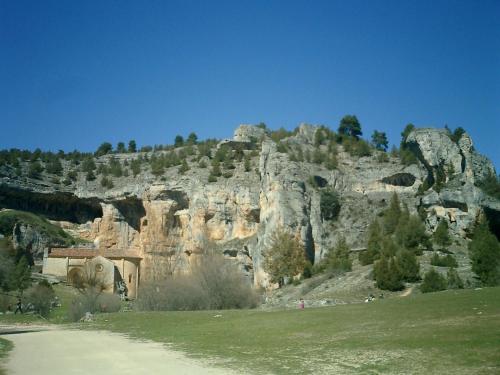 Fuente del Pino Cañón de Río Lobos