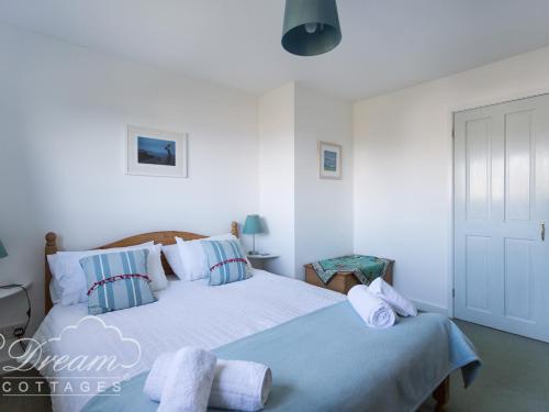Sea Views - image 11
